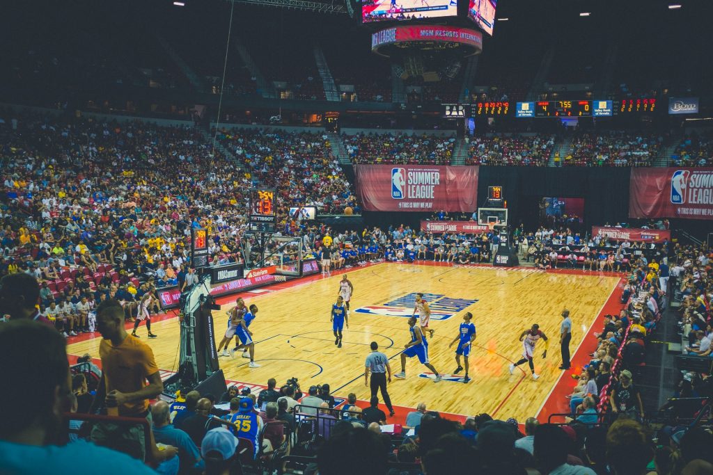 La regla que hace brillar menos a las estrellas de la NBA