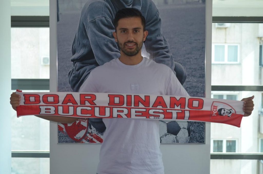 El Dinamo de Bucarest traspasa a un centrocampista español para la nueva temporada de la Liga 2