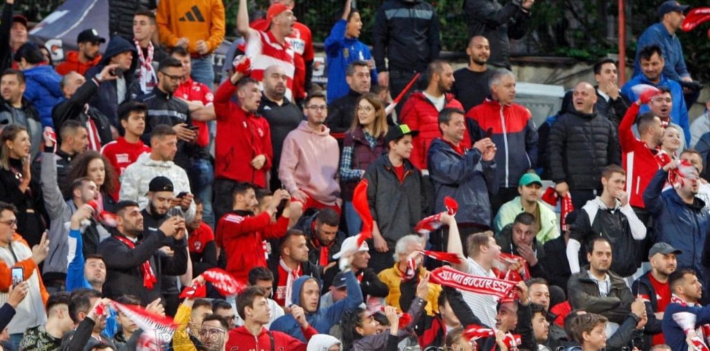 El Dinamo y el estadio de Bucarest donde jugará en la Liga 2