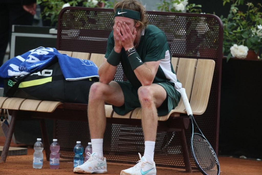 El escándalo aumenta: el jugador ruso del Top 10 de la ATP se plantea cambiar de nacionalidad