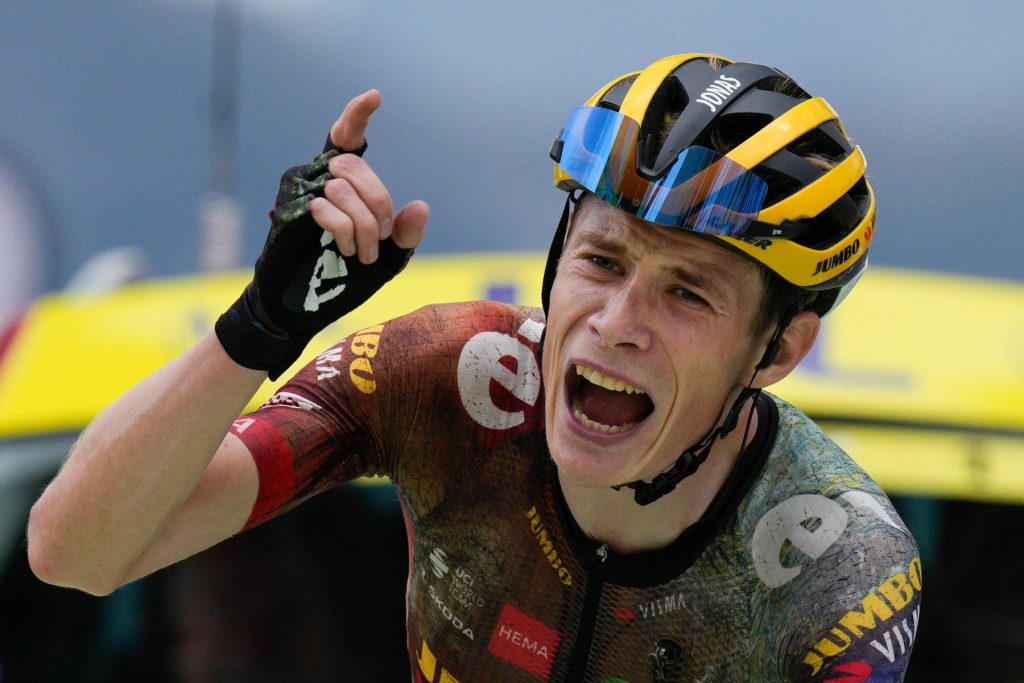 Espectacular etapa en el Tour de Francia – El campeón Tadej Pogacar perdió el maillot amarillo tras una terrible subida en el Col du Granon