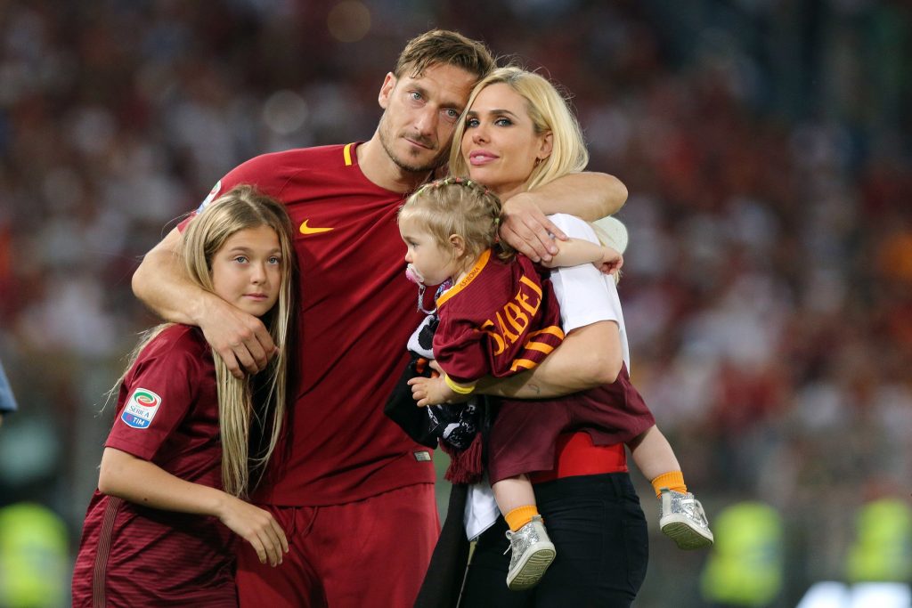 FOTO Francesco Totti e Ilary Blasi, el divorcio del año en Italia – Lo que las dos estrellas tienen para compartir su fortuna