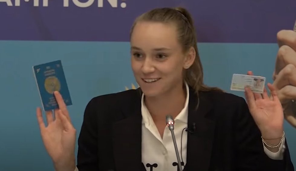 VIDEO El gesto de la campeona de Wimbledon 2022, Elena Rybakina, de renunciar a Rusia y acabar con las especulaciones