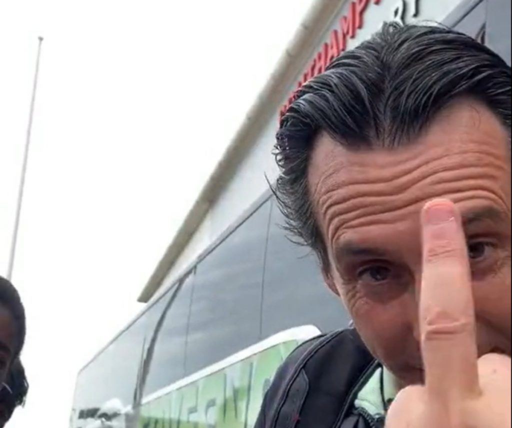 VÍDEO La respuesta viral de Unai Emery después de que los hinchas ingleses le pidieran su famoso “Good evening”