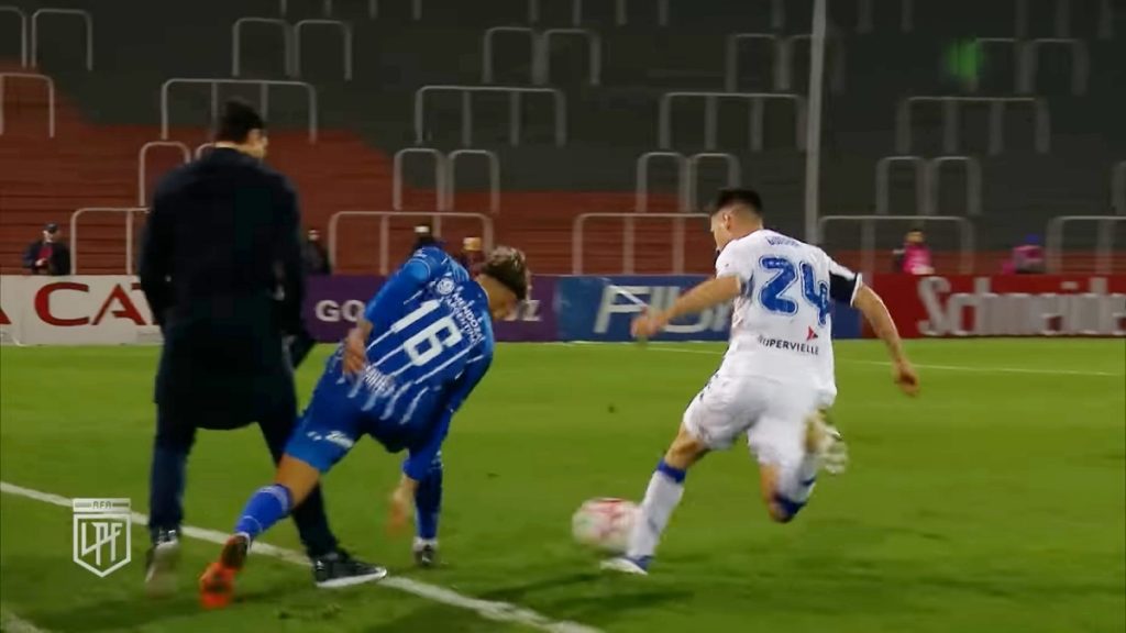 VIDEO Momentos increíbles en un partido en Argentina – El portero y el entrenador de Vélez Sarsfield en el punto de mira