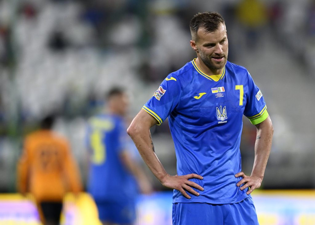 Fútbol: El capitán nacional de Ucrania pide el aislamiento total de Rusia en el deporte: « Un país de terroristas »