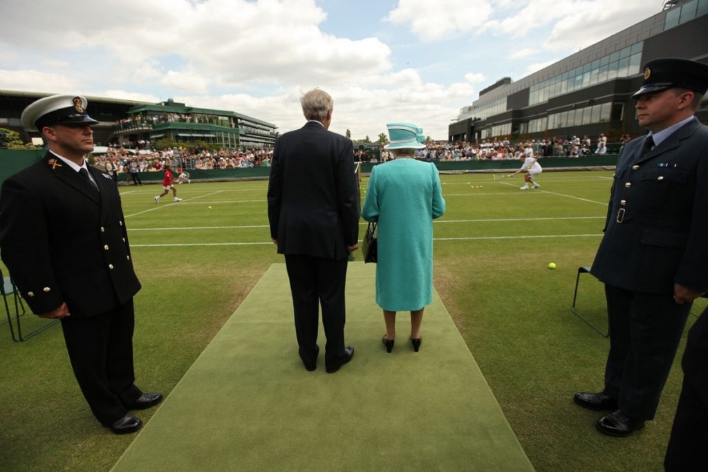 Imagen de colección de la Reina Isabel II publicada por los organizadores de Wimbledon