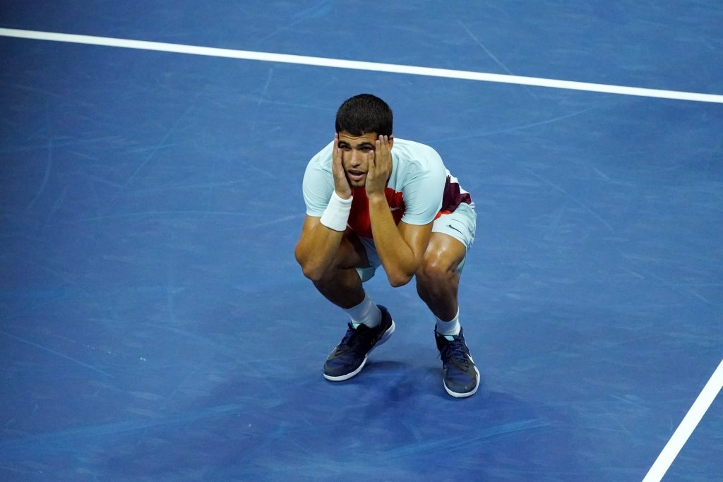 VIDEO Carlos Alcaraz, punto fabuloso en el US Open – Golpe de efecto en el torneo