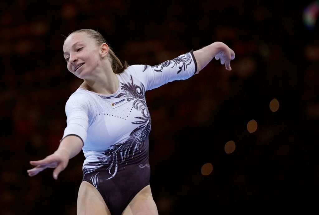 Las gimnastas rumanas ganaron siete medallas en la Copa del Mundo de