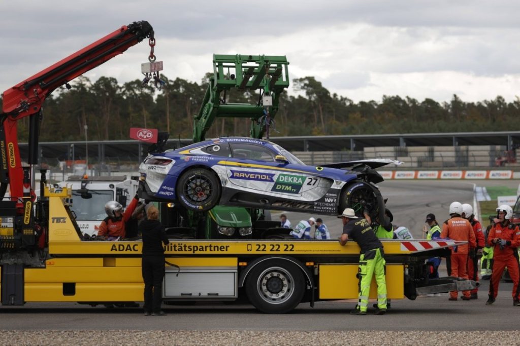 VÍDEO El sobrino de Michael Schumacher sufre un grave accidente en el DTM – Un coche se incendia