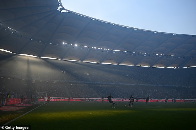 El Shakhtar Donetsk “jugará sus partidos de la Liga de Campeones en Hamburgo la próxima temporada”, ya que el conjunto ucraniano sigue sin poder utilizar su campo en medio del conflicto con Rusia”.